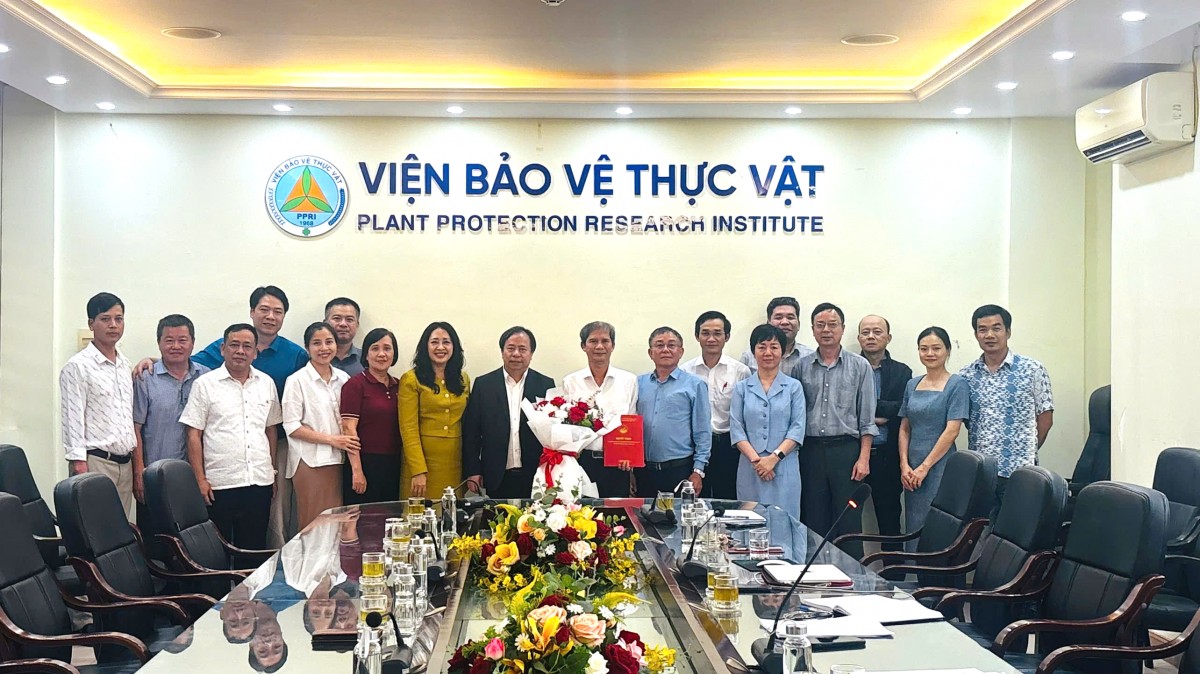 CÔNG BỐ QUYẾT ĐỊNH BỔ NHIỆM LẠI PHÓ VIỆN TRƯỞNG VIỆN BẢO VỆ THỰC VẬT – TS. HÀ MINH THANH